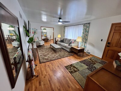 Enjoy this spacious ranch-style house next to the quilting capital of the world.