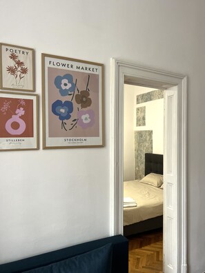 1 habitación, escritorio, tabla de planchar con plancha y wifi gratis 