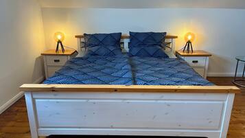 1 Schlafzimmer, Schreibtisch, WLAN, Bettwäsche