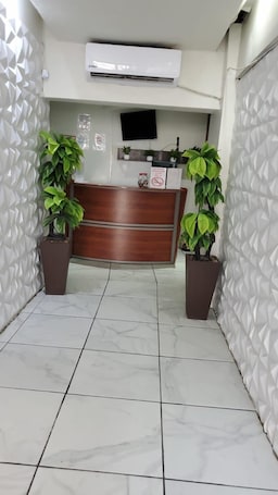 Recepción. La frontera suites motel