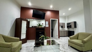 Double Room | Living area | 55-inch Smart TV with satellite channels, Netflix, heated floors