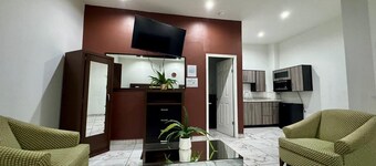 La frontera suites motel