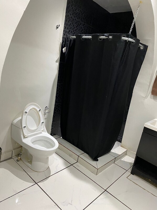 Bathroom - La frontera suites motel (Ciudad Juárez)