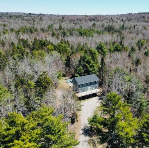 Acadia Retreat:18 Miles to Acadia NP!Secluded, Pet Friendly, Spacious.