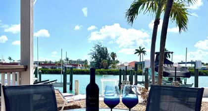 DISCOUNT! Beautiful Home, Dock, Cabana Club Membership, Pool, Beach!