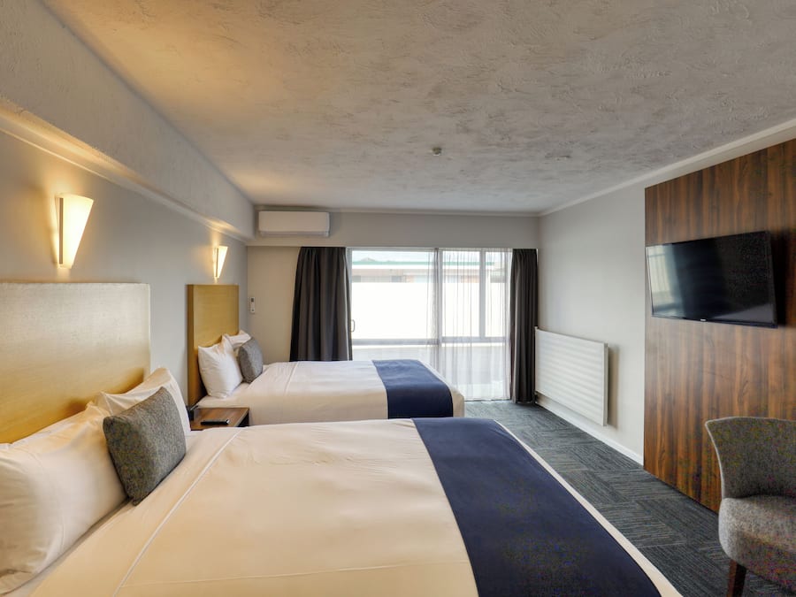 Rom – superior, 2 queensize-senger | Skrivebord, wi-fi (inkludert) og sengetøy