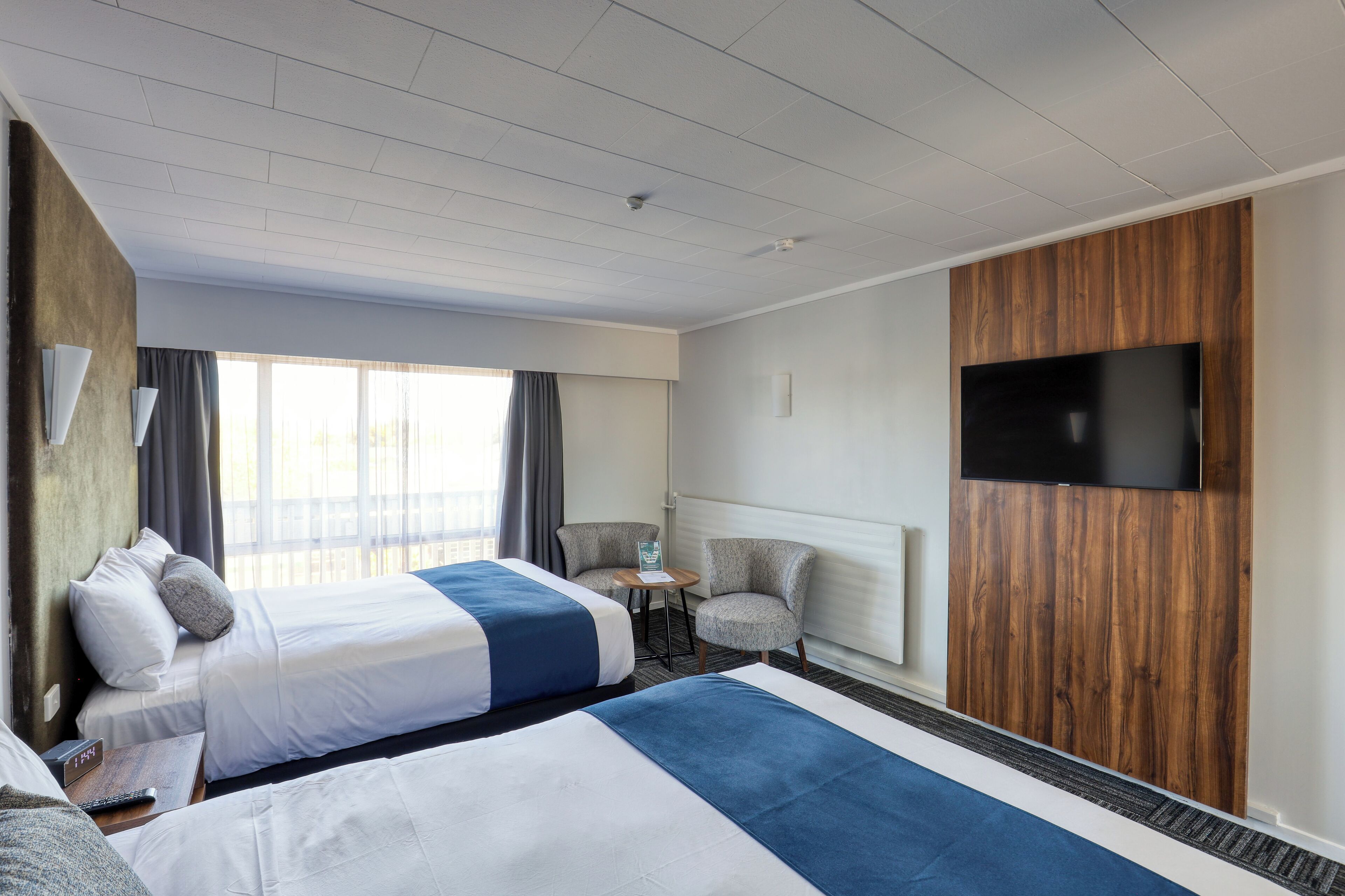 Superior Two Queen Room | Desk, free WiFi, bed sheets