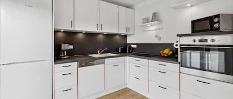 Kühlschrank, Herdplatte, Geschirrspüler