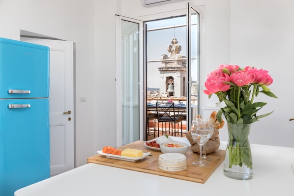 Interior - Penthouse with Terrace, Pantheon and 360° City views!! Walk to all attractions (Roma)
