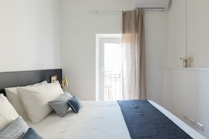 1 bedroom, desk, iron/ironing board, WiFi - Penthouse with Terrace, Pantheon and 360° City views!! Walk to all attractions (Roma)