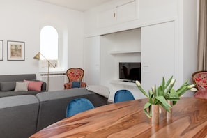 Smart TV, computer monitors - Penthouse with Terrace, Pantheon and 360° City views!! Walk to all attractions (Roma)