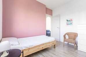 2 makuuhuonetta, silitysrauta/-lauta, Wi-Fi, vuodevaatteet