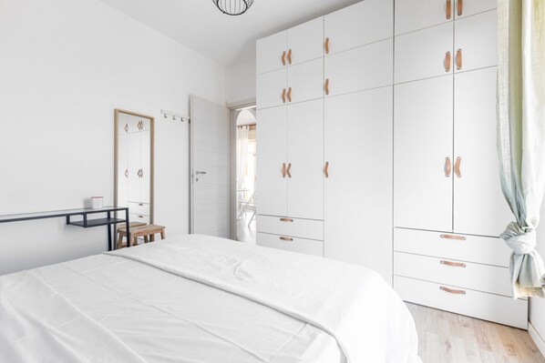 2 slaapkamers, een strijkplank/strijkijzer, wifi, beddengoed