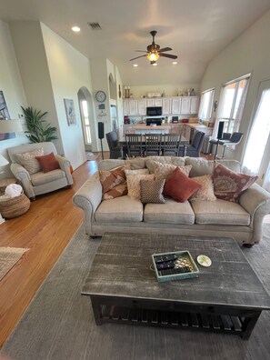 TV, livros, impressoras