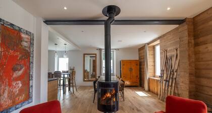 Chalet La Llyre Vallorcine in the Chamonix valley, close to the ski lifts and train station