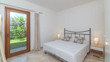 1 Schlafzimmer, Bügeleisen/Bügelbrett, Bettwäsche