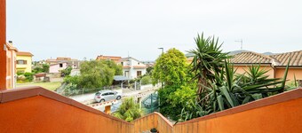 Holiday Home 'Gaia Casa Vacanze' with Private Terrace, Balcony and Air Conditioning