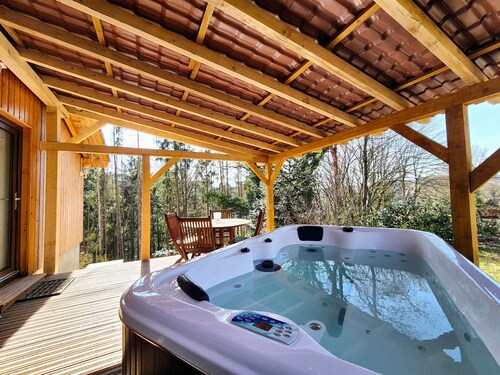 Chalet 'Le Cocon' with Private Terrace and Wi-Fi - Label Valeurs Parc Naturel Régional