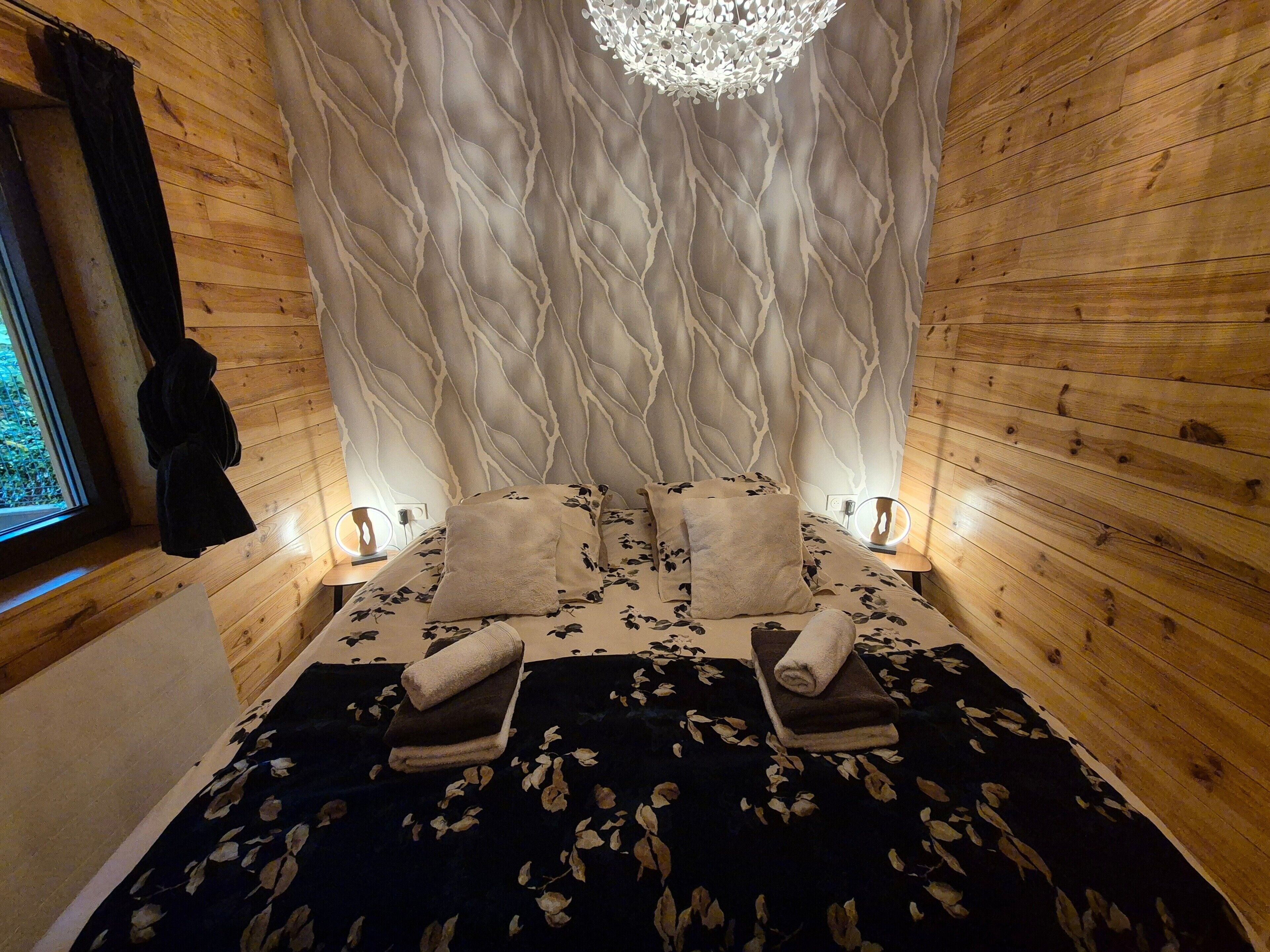 2 chambres, fer et planche à repasser, Wi-Fi gratuit, draps fournis