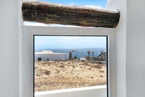 Interior - Vacation Home 'Casa Cactus' with Sea View, Private Terrace and Wi-Fi (Haría)