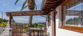 Holiday Home 'Casa Rural La Praderia' with Mountain Views, Private Terrace and Wi-Fi