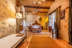 2 Schlafzimmer, Schreibtisch, Bügeleisen/Bügelbrett, kostenloses WLAN