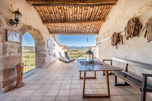 Vakantiehuis 'Les Orenetes' met bergzicht, wifi en airconditioning