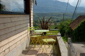 تناول الطعام بالخارج