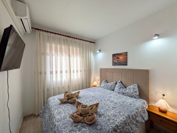 Iron/ironing board, free WiFi, bed sheets