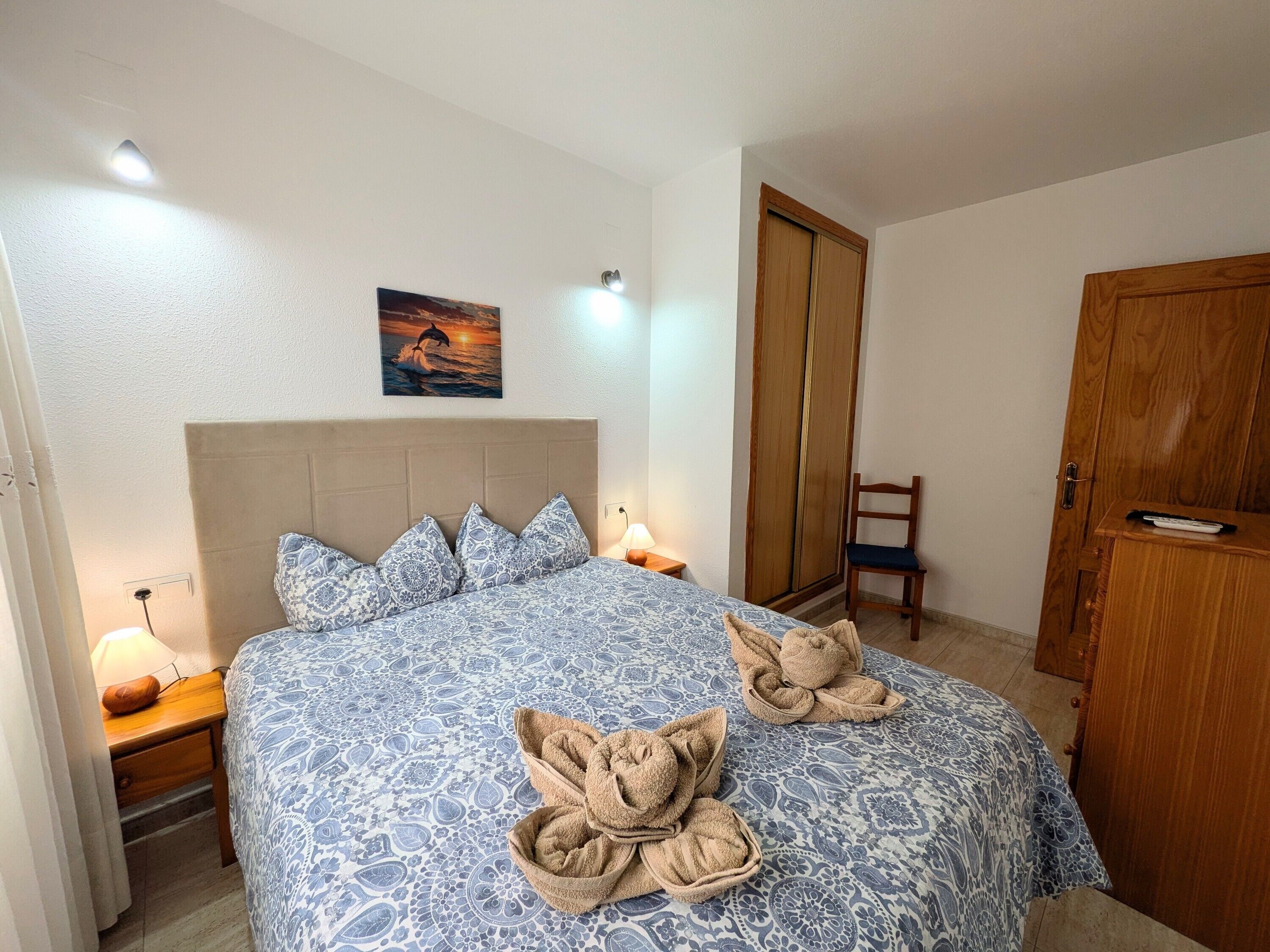 Iron/ironing board, free WiFi, bed sheets