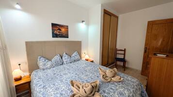 Iron/ironing board, free WiFi, bed sheets