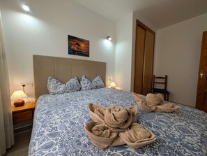 Iron/ironing board, free WiFi, bed sheets