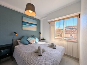 Iron/ironing board, free WiFi, bed sheets