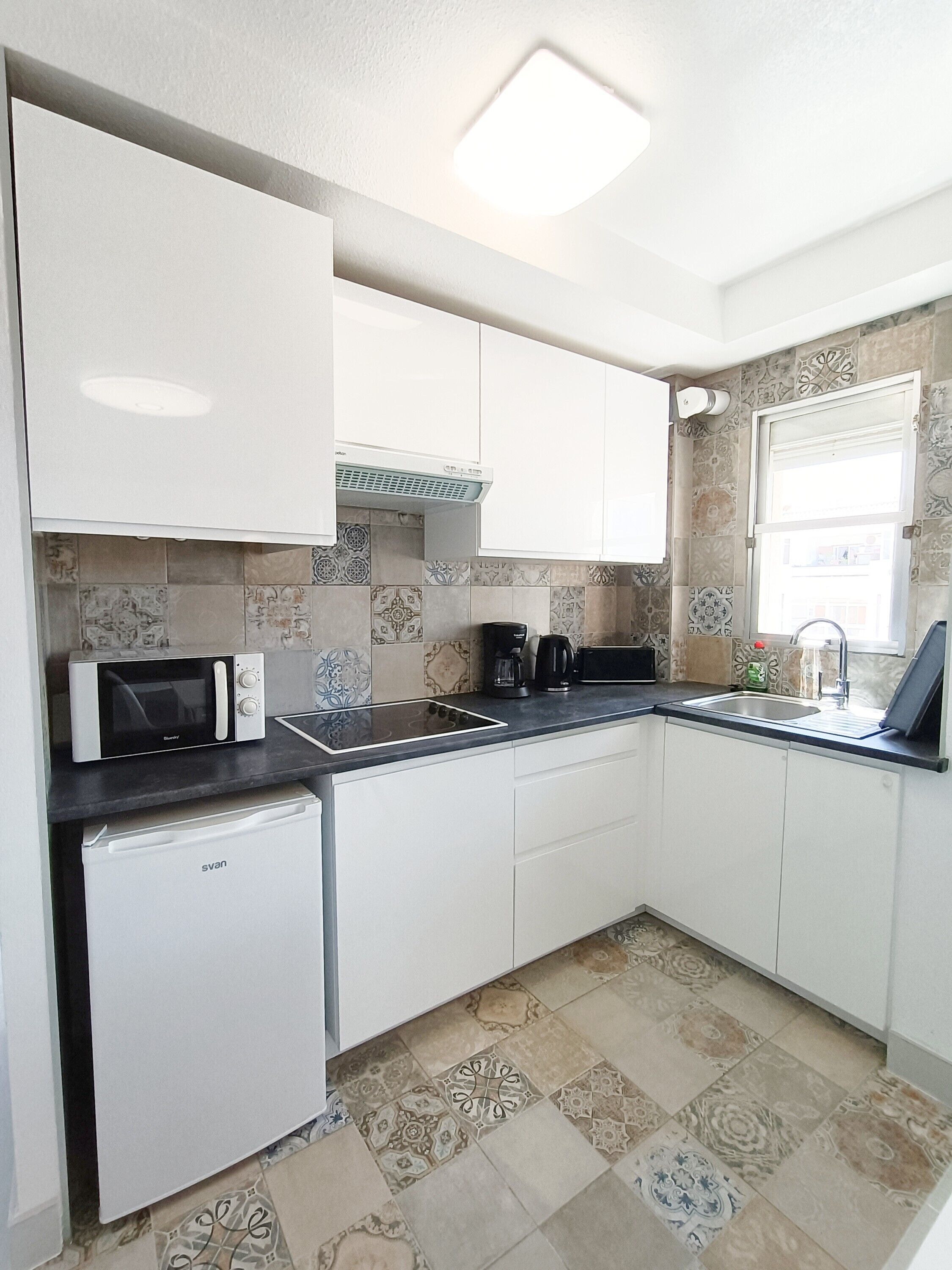 冰箱、微波炉、炉灶、茶具/咖啡用具