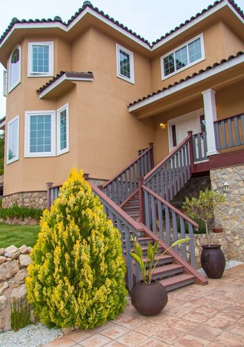 Holiday Home 'Villa Sitges Mas Mestre' with Mountain View, Wi-Fi and Air Conditioning