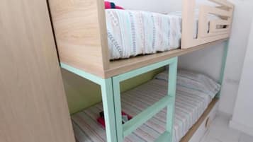 2 habitaciones, tabla de planchar con plancha y wifi gratis