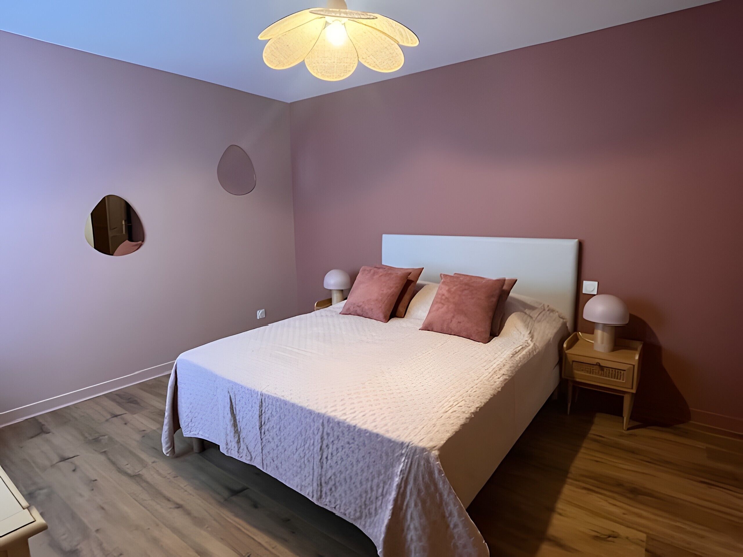 5 bedrooms, iron/ironing board, free WiFi