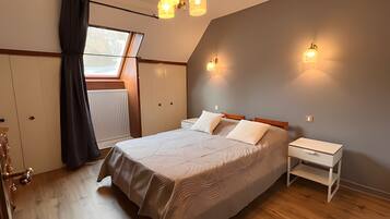 5 chambres, fer et planche à repasser, Wi-Fi gratuit