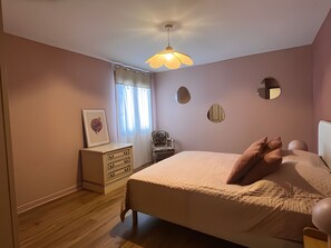 5 Schlafzimmer, Bügeleisen/Bügelbrett, kostenloses WLAN