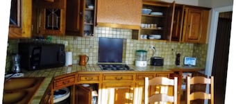 Holiday Home 'Villa Nina' with Private Terrace, Private Garden and Wi-Fi