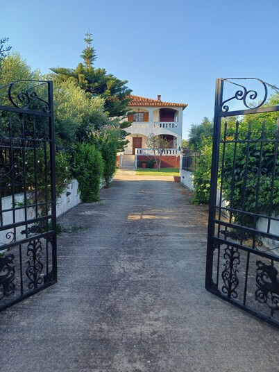 Country House 'Family Villa Dora' with Sea View, Wi-Fi and Air Conditioning