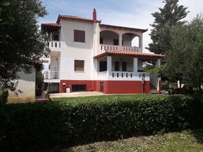 Exterior - Country House 'Family Villa Dora' with Sea View, Wi-Fi and Air Conditioning (Zacharo)