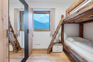 2 bedrooms, free WiFi, bed sheets - Apartment 'Matscherhof Family 1' with Mountain View, Wi-Fi and Air Conditioning (Lana)