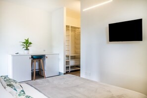 1 habitación, tabla de planchar con plancha, wifi gratis y ropa de cama 