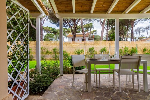 Casale Lorenzo - Apartment 1 with Private Terrace, Shared Garden and Air Conditioning