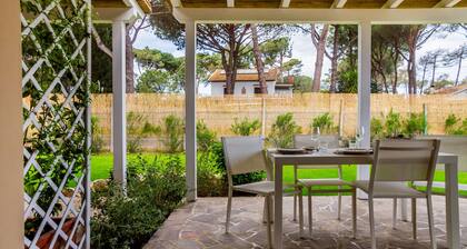Casale Lorenzo - Apartment 1 with Private Terrace, Shared Garden and Air Conditioning