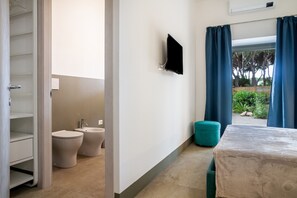 1 dormitorio, tabla de planchar con plancha, wifi gratis y ropa de cama