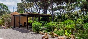 Private room 'Camera 3' with Private Veranda, Shared Garden and Air Conditioning