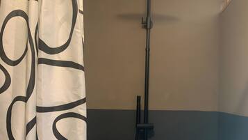 Ducha, secador de pelo, toallas