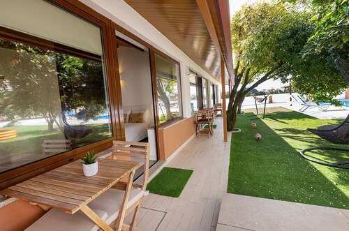 Ferienhaus 'Casa Das Laranjas' mit privatem Pool und privater Terrasse